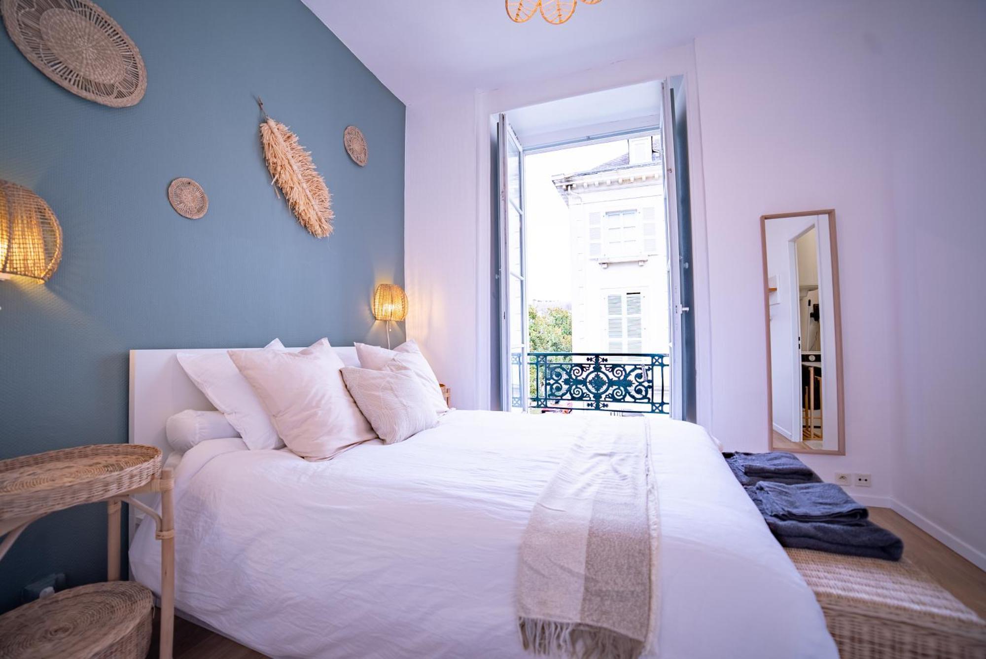 La Vue Royale - Face Au Chateau - Wifi - 4 Personnes Pau Zewnętrze zdjęcie
